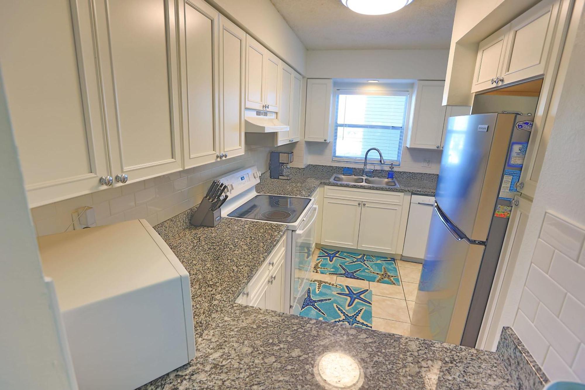 Updated Condo With Pool, Walk To Crescent Beach & Restaurants! 萨拉索塔 外观 照片