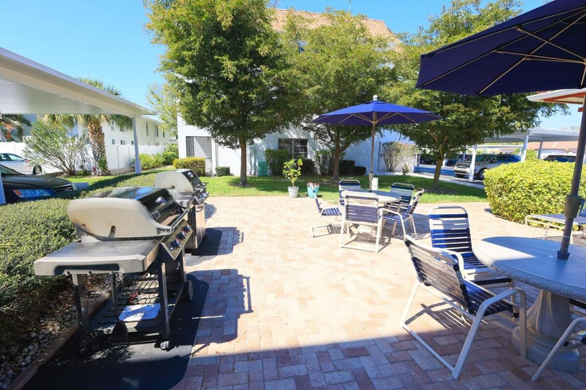 Updated Condo With Pool, Walk To Crescent Beach & Restaurants! 萨拉索塔 外观 照片